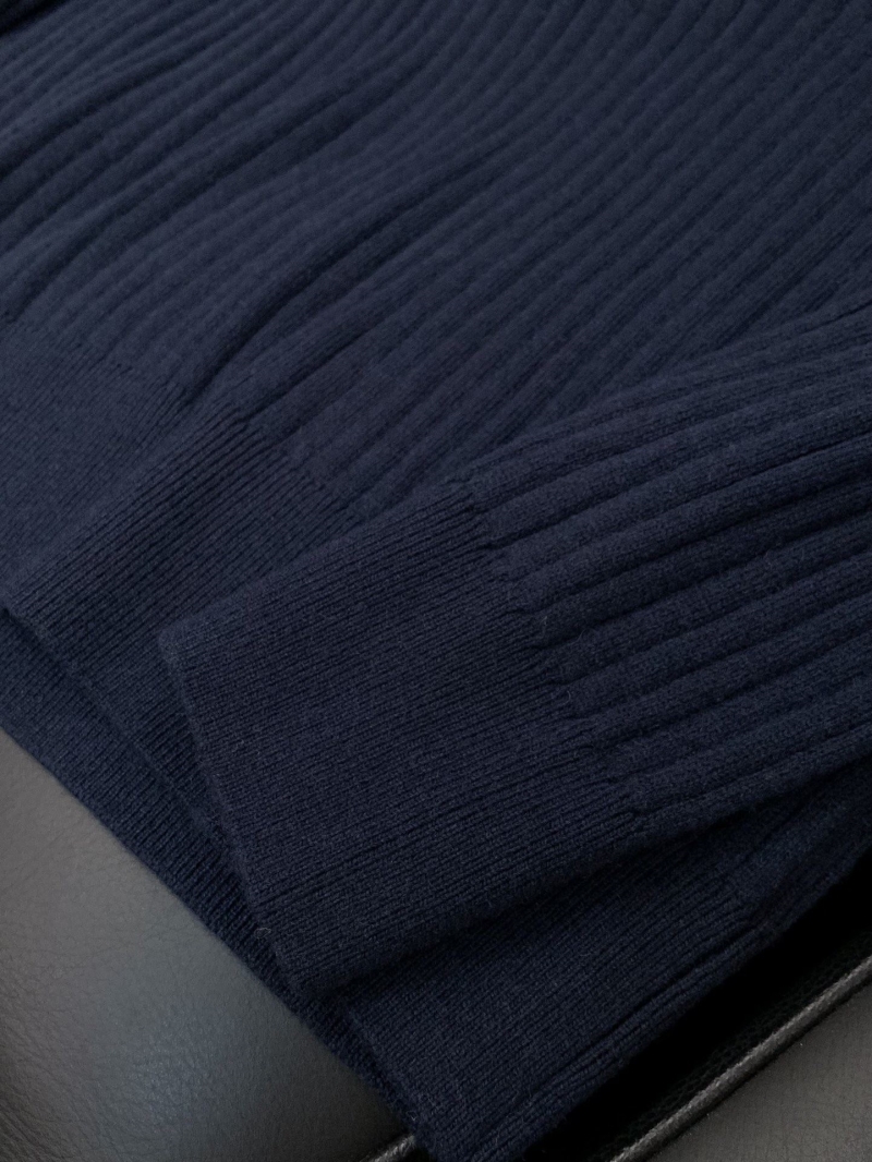 L0r0 P1ana sweater